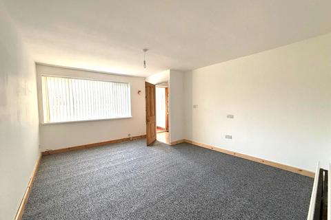 4 bedroom semi-detached house to rent, Abberley Avenue, Stourport on Severn, DY13