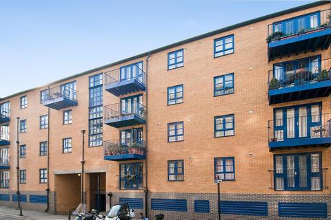 2 bedroom flat to rent - Thames Heights, 52-54 Gainsford Street, London