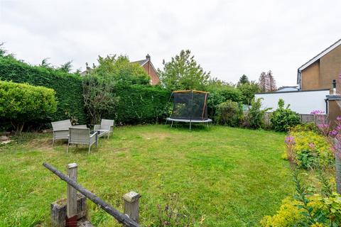 3 bedroom detached house for sale, Grange View Gardens, Leeds LS17