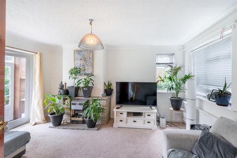 3 bedroom detached house for sale, Grange View Gardens, Leeds LS17