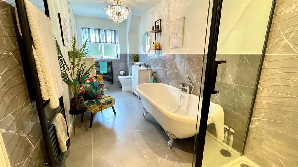 4 piece bathroom