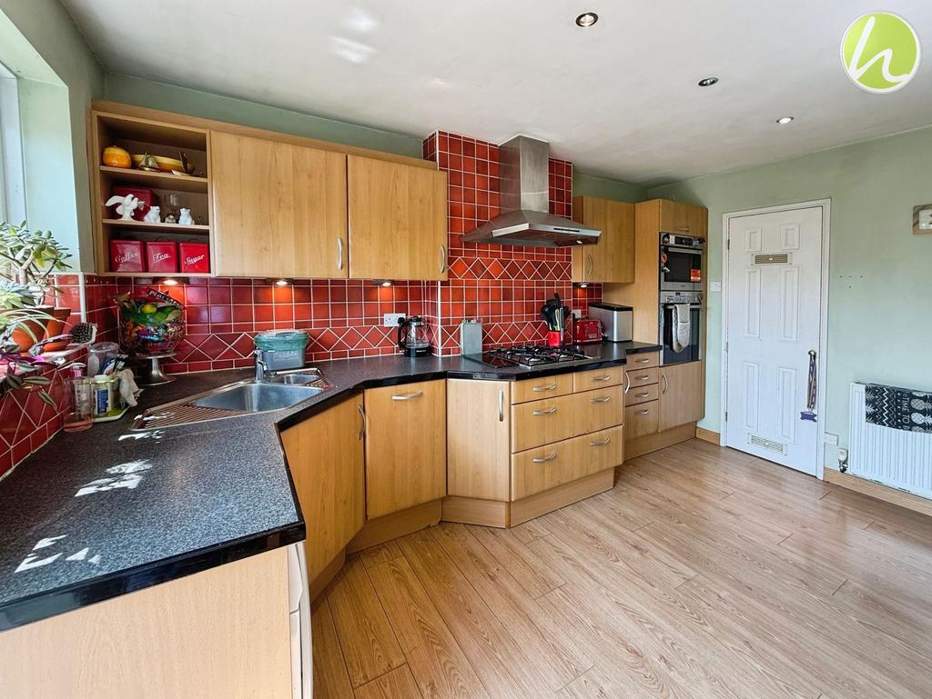 Kitchen/ Dining Room
