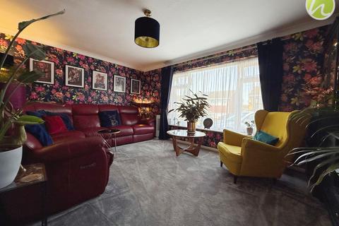 20 Edinburgh Avenue, Corringham, Stanford-le-hope, SS17 7TQ