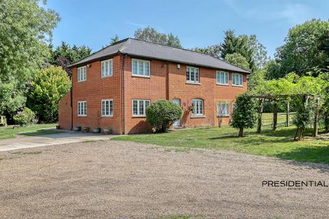 undefined, Chigwell IG7