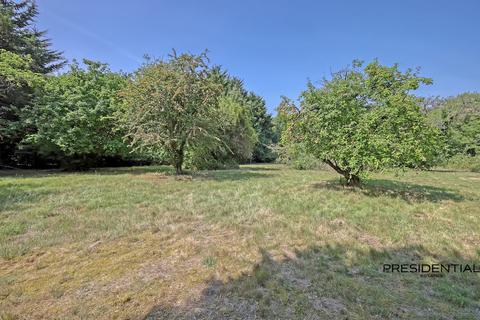 undefined, Chigwell IG7
