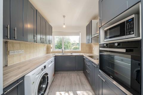 101 Hall Farm Drive, Twickenham, TW2 7PG