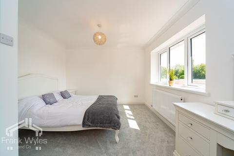 Deeway Division Lane, Blackpool, FY4 5EA