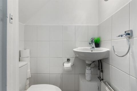 103 Maycross Avenue, Morden, SM4 4DF