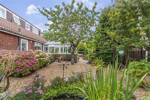 8 Greenfield Close, Bury, BL8 2LY