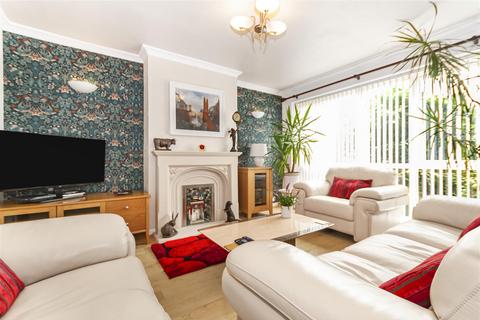 8 Greenfield Close, Bury, BL8 2LY