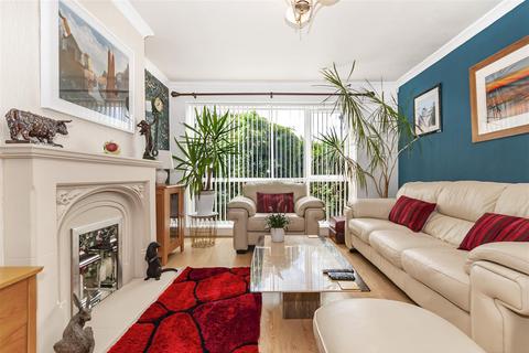 8 Greenfield Close, Bury, BL8 2LY