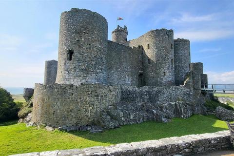 3 bedroom house for sale, Castle Lodge, Castle Square, Harlech