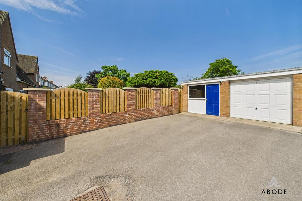 CAM01882 G0-PR0126-STILL020.jpg