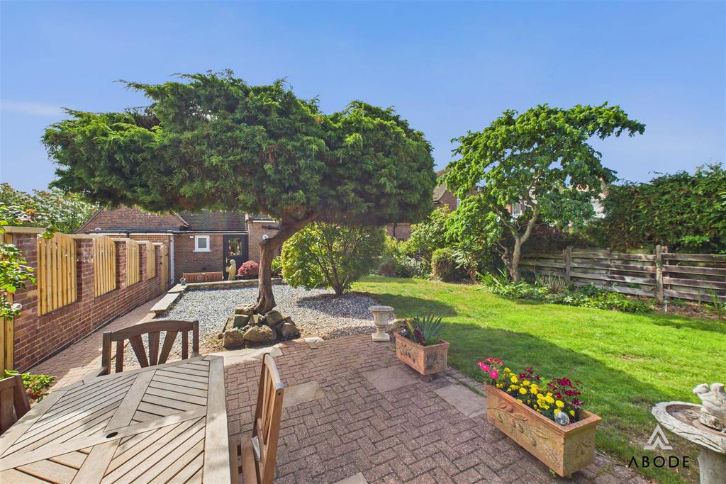 CAM01882 G0-PR0126-STILL019.jpg