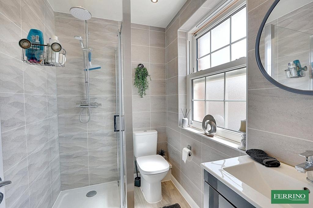 Bedroom 1 En-suite