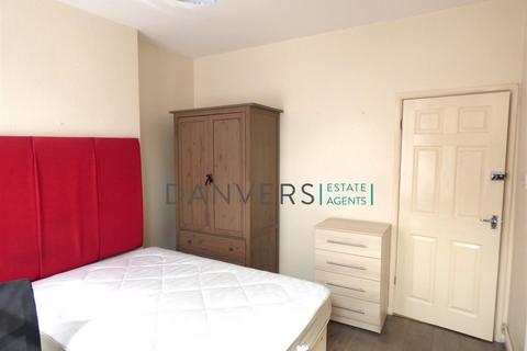 4 bedroom terraced house to rent, Grasmere Street, Leicester LE2