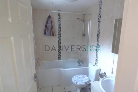 4 bedroom terraced house to rent, Grasmere Street, Leicester LE2
