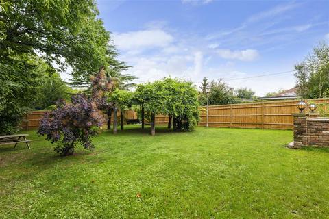 3 bedroom detached house for sale, Common Road, Bluebell Hill Village, Chatham