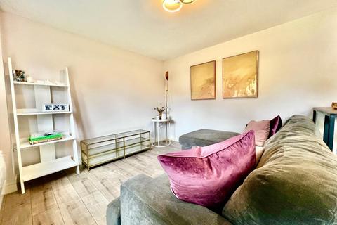 2 bedroom flat for sale, Waterside View, Harrogate Road, Bradford, West Yorkshire, BD10