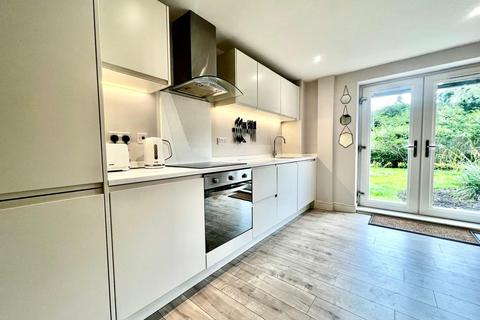 2 bedroom flat for sale, Waterside View, Harrogate Road, Bradford, West Yorkshire, BD10