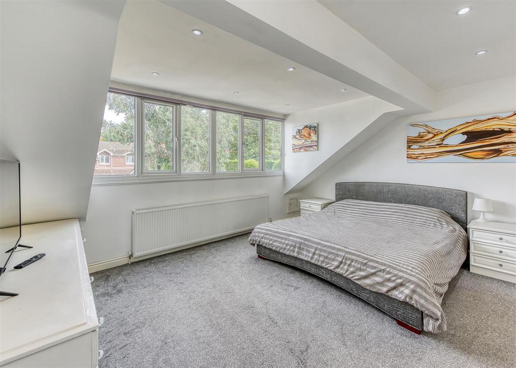 Stonegarth-Bedroom 1 (2).jpg