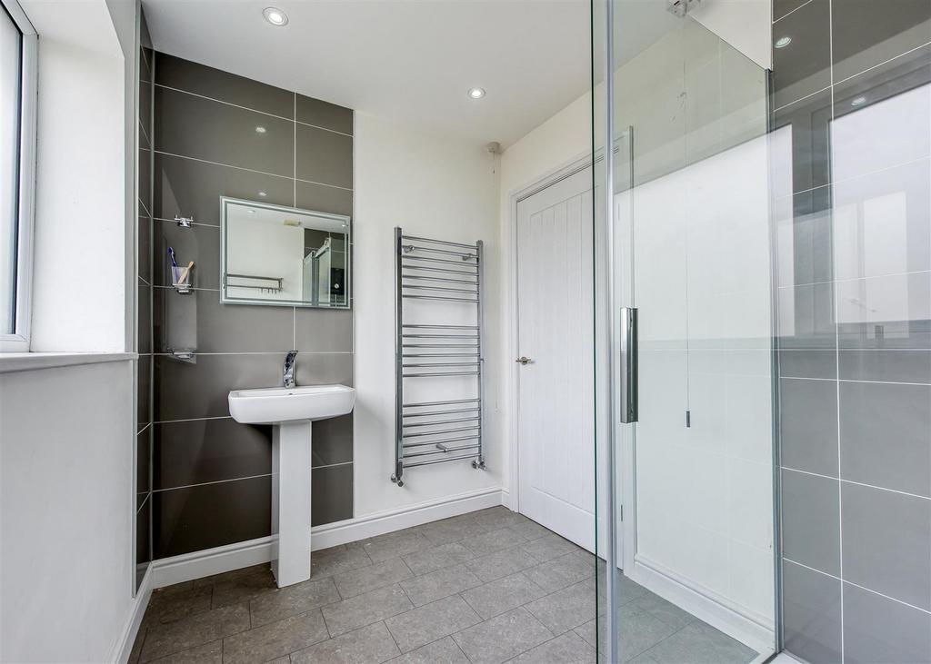 Stonegarth-En Suite.jpg