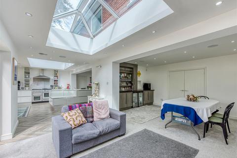 Stonegarth Greenhill, Wombourne, Wolverhampton, WV5 0LD
