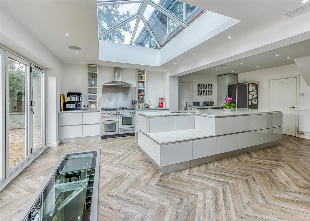 Stonegarth-Kitchen (2).jpg