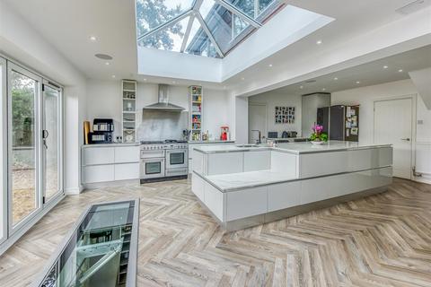 Stonegarth Greenhill, Wombourne, Wolverhampton, WV5 0LD