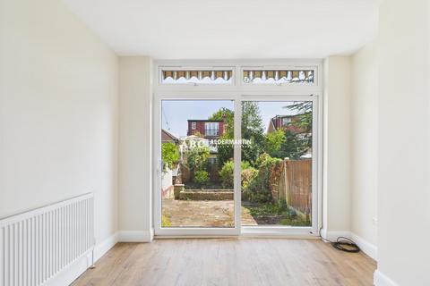 undefined, Clovelly Avenue, London