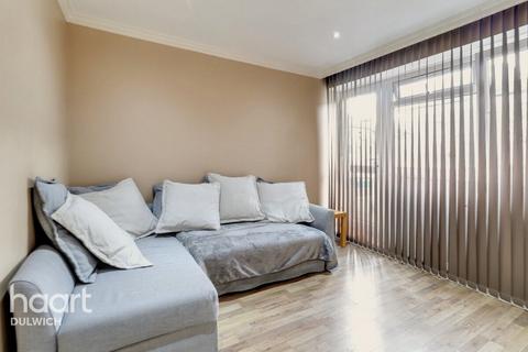 3 bedroom flat to rent, Wilson Road, LONDON