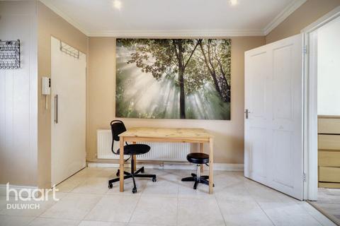 3 bedroom flat to rent, Wilson Road, LONDON