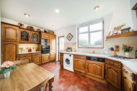 4 bedroom semi-detached house for sale, The Byeways, Surbiton KT5