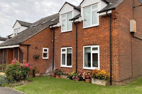 2 bedroom flat for sale, Henbit Close, Surrey KT20