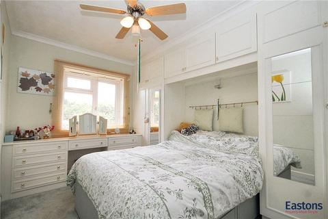 2 bedroom flat for sale, Henbit Close, Surrey KT20