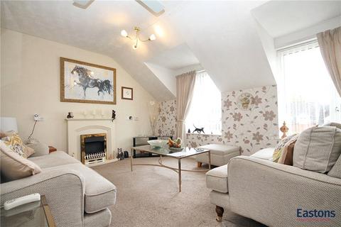 2 bedroom flat for sale, Henbit Close, Surrey KT20