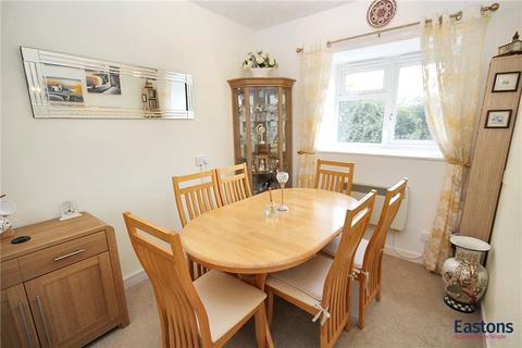 2 bedroom flat for sale, Henbit Close, Surrey KT20