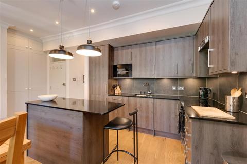 1 bedroom apartment for sale, Greencroft Gardens, South Hampstead, NW6
