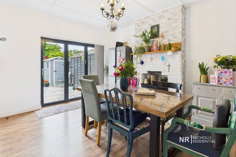 113 Ewell By Pass, Epsom, KT17 2PX