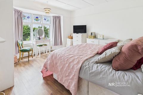 113 Ewell By Pass, Epsom, KT17 2PX