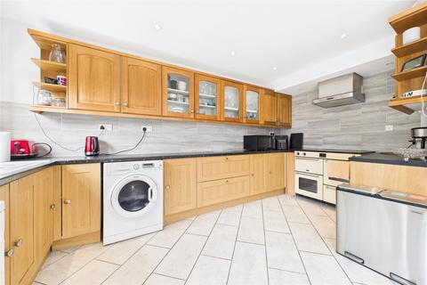 5 bedroom semi-detached house for sale, Reading Road, Winnersh, Wokingham, Berkshire, RG41
