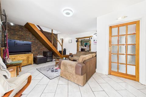 5 bedroom semi-detached house for sale, Reading Road, Winnersh, Wokingham, Berkshire, RG41