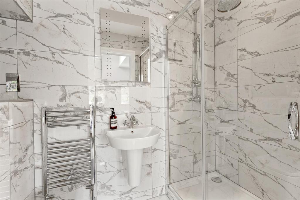 En suite shower room