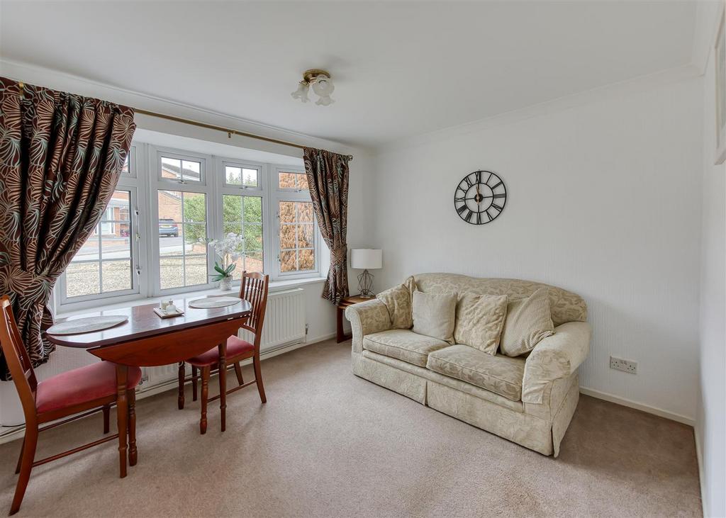 5 Churchward Grove-Dining Room.jpg