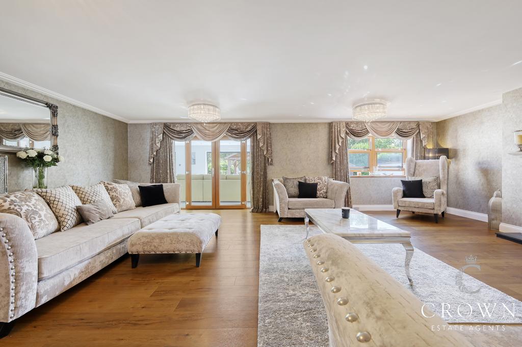 Formal Lounge