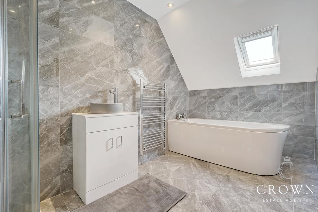 En-suite to Bedroom Two