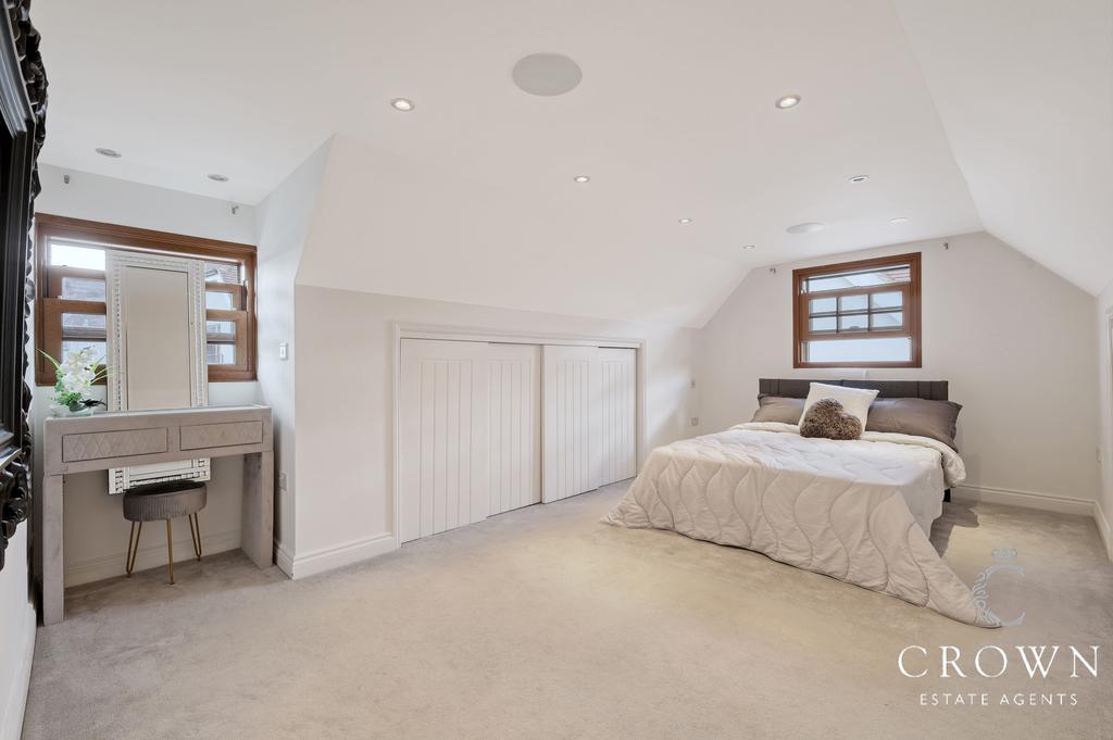 Annex with vaulted ceiling to Bedroom One