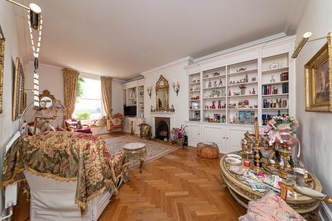 3 bedroom ground floor flat for sale, GROUND FLOOR, KINGS RIDE HOUSE, PRINCE ALBERT DRIVE, ASCOT, SL5 8AQ
