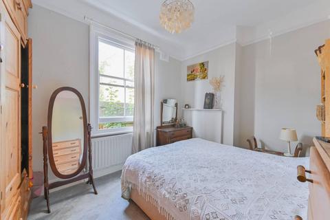 2 bedroom maisonette for sale, Dumbarton, Brixton Hill, London, SW2