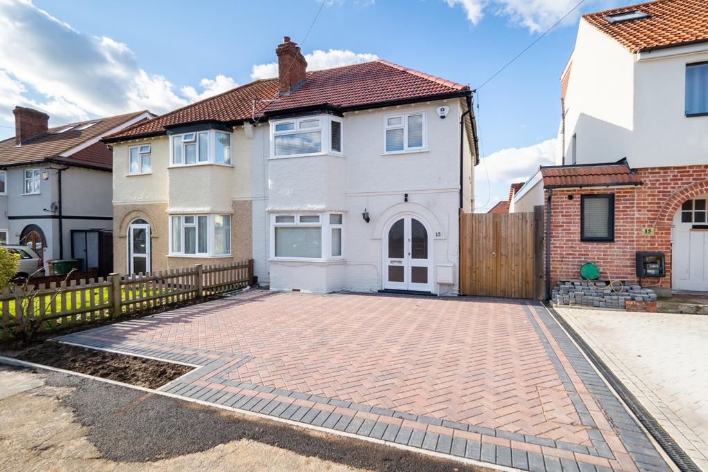 poplar-road-sutton-sm3-3-bed-semi-detached-house-to-rent-2-300-pcm